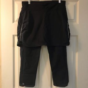 Athleta pants with skirt sz L